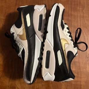 Nike AirMax women’s size 8